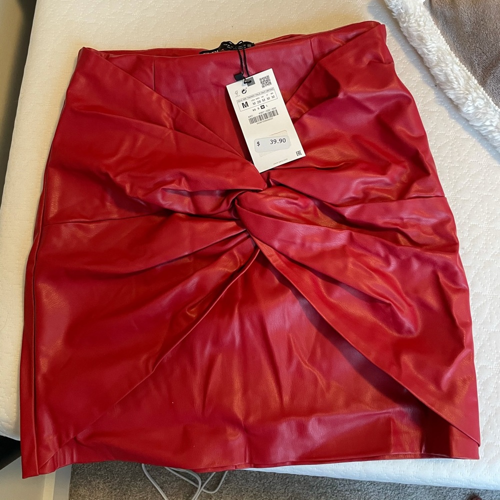 Red leather skirt NEW